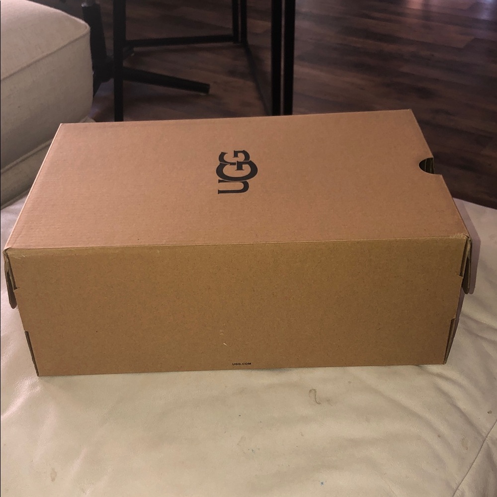 UGG HINGED LID BOX EUC - Picture 3 of 7
